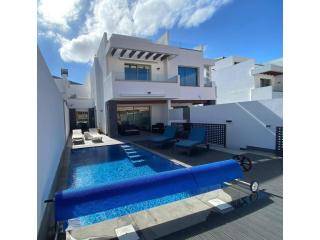 Luxury Retreats: Tenerife Villa Rentals